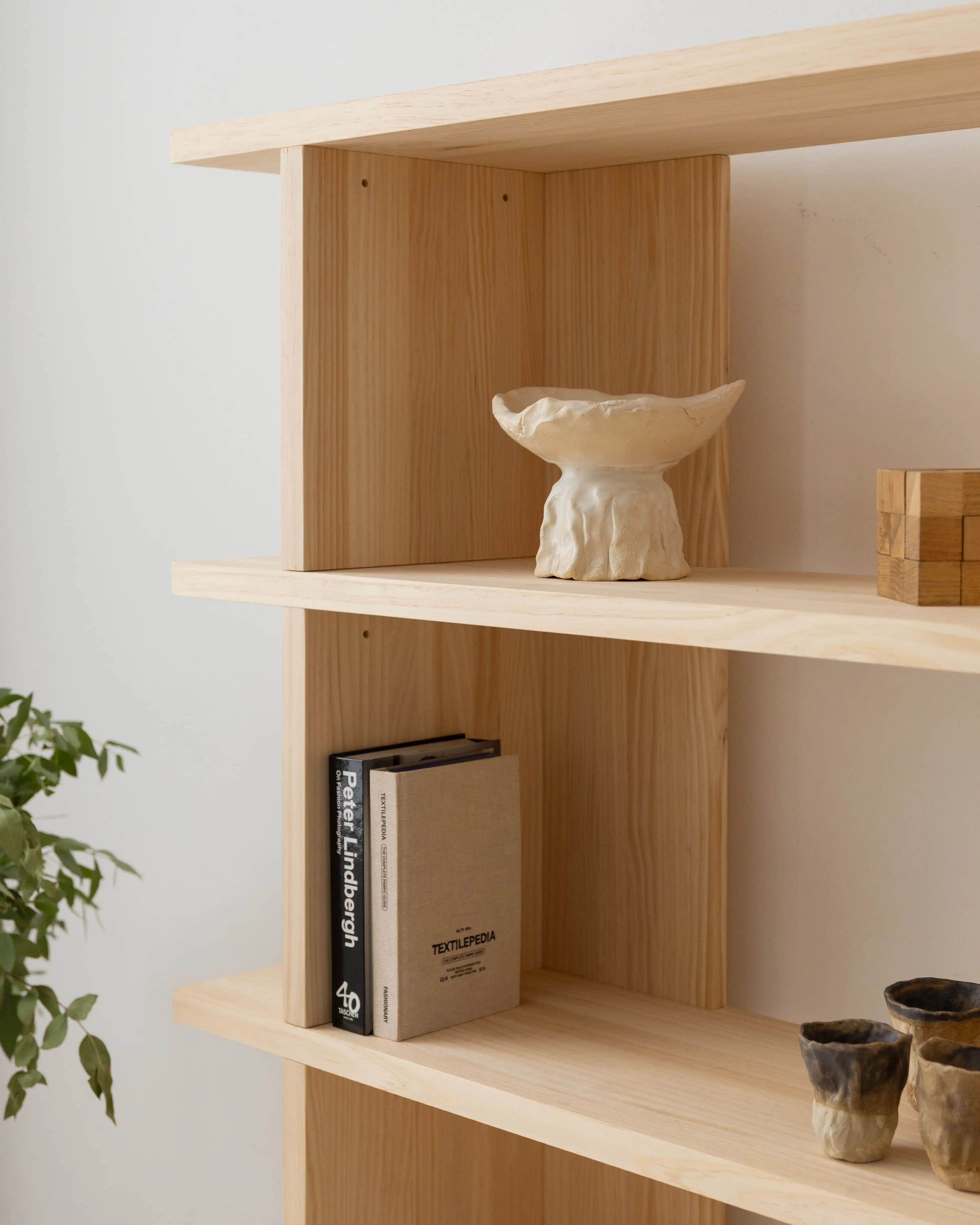 Montgó solid wood bookcase 180 x 152.6 cm - Image 4