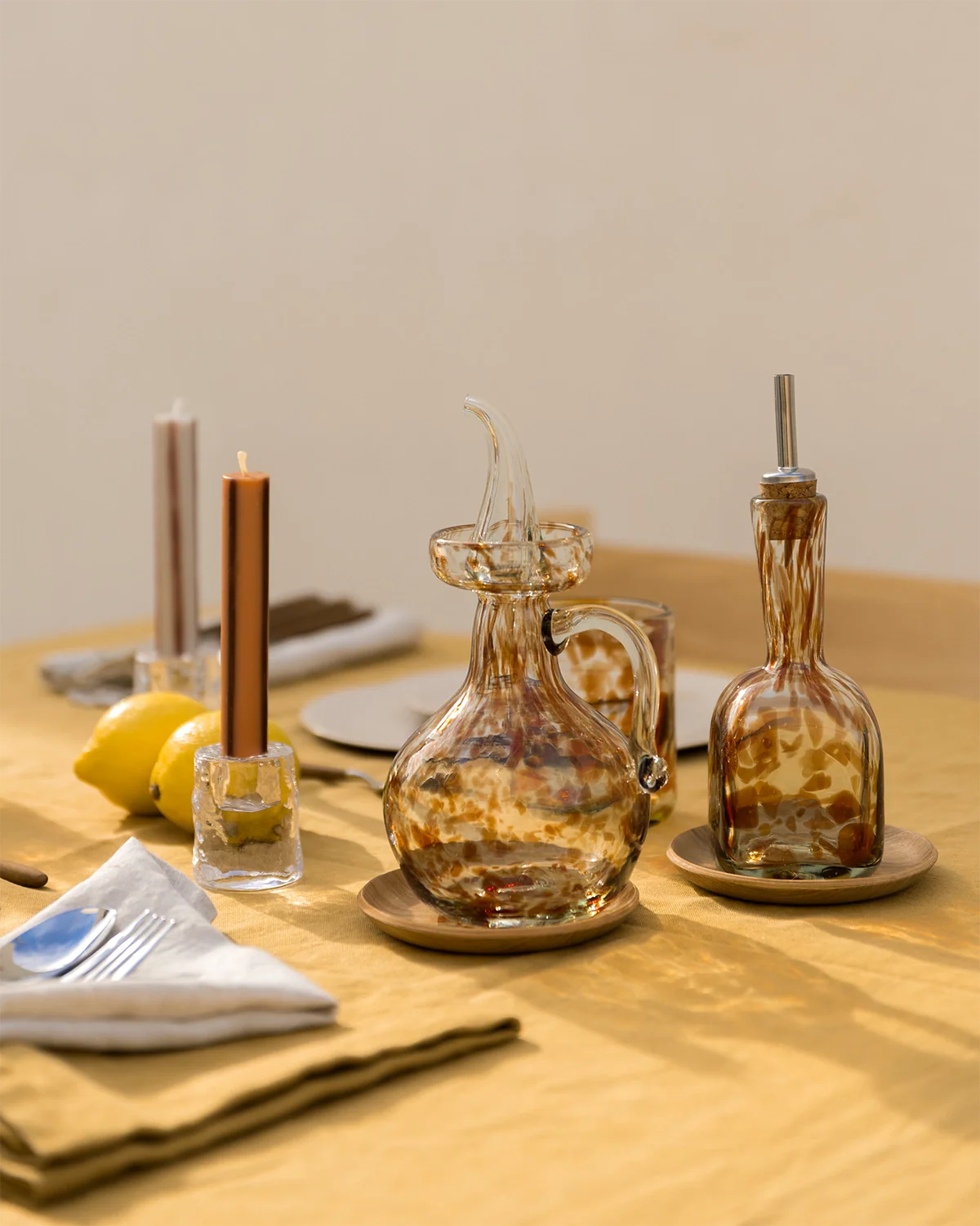 Sineu hand-blown glass vinegar bottle - Image 4
