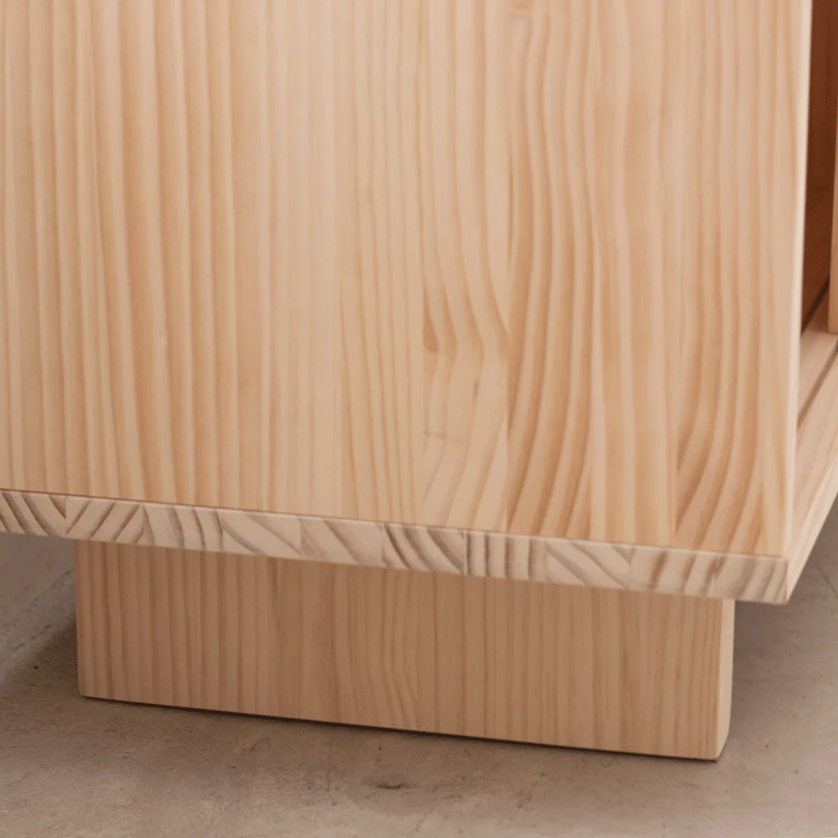 Moraira TV stand of pine with 2 mallorquina doors 120 cm - Image 5