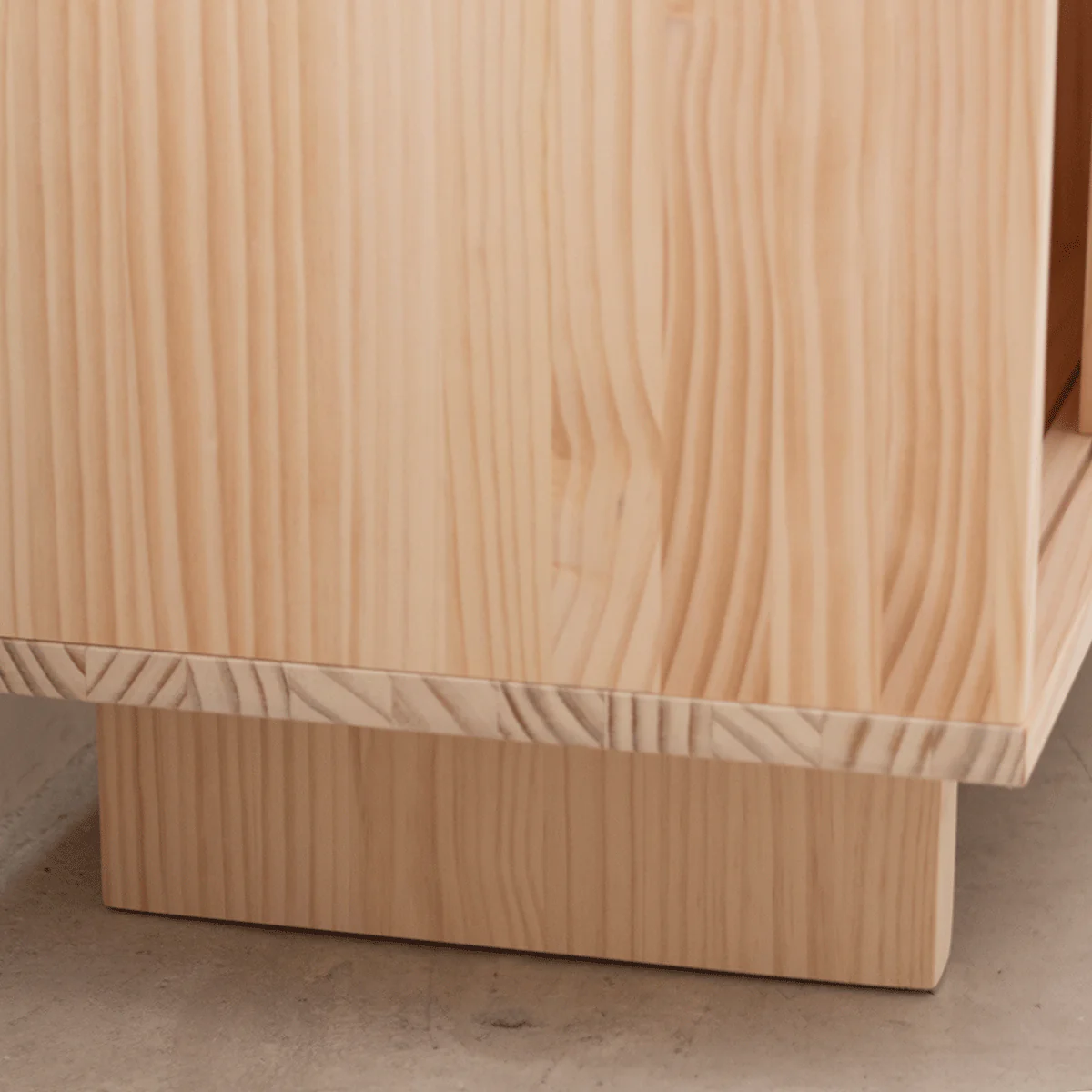 Galera TV stand of pine with 2 mallorquina doors 150 cm - Image 6