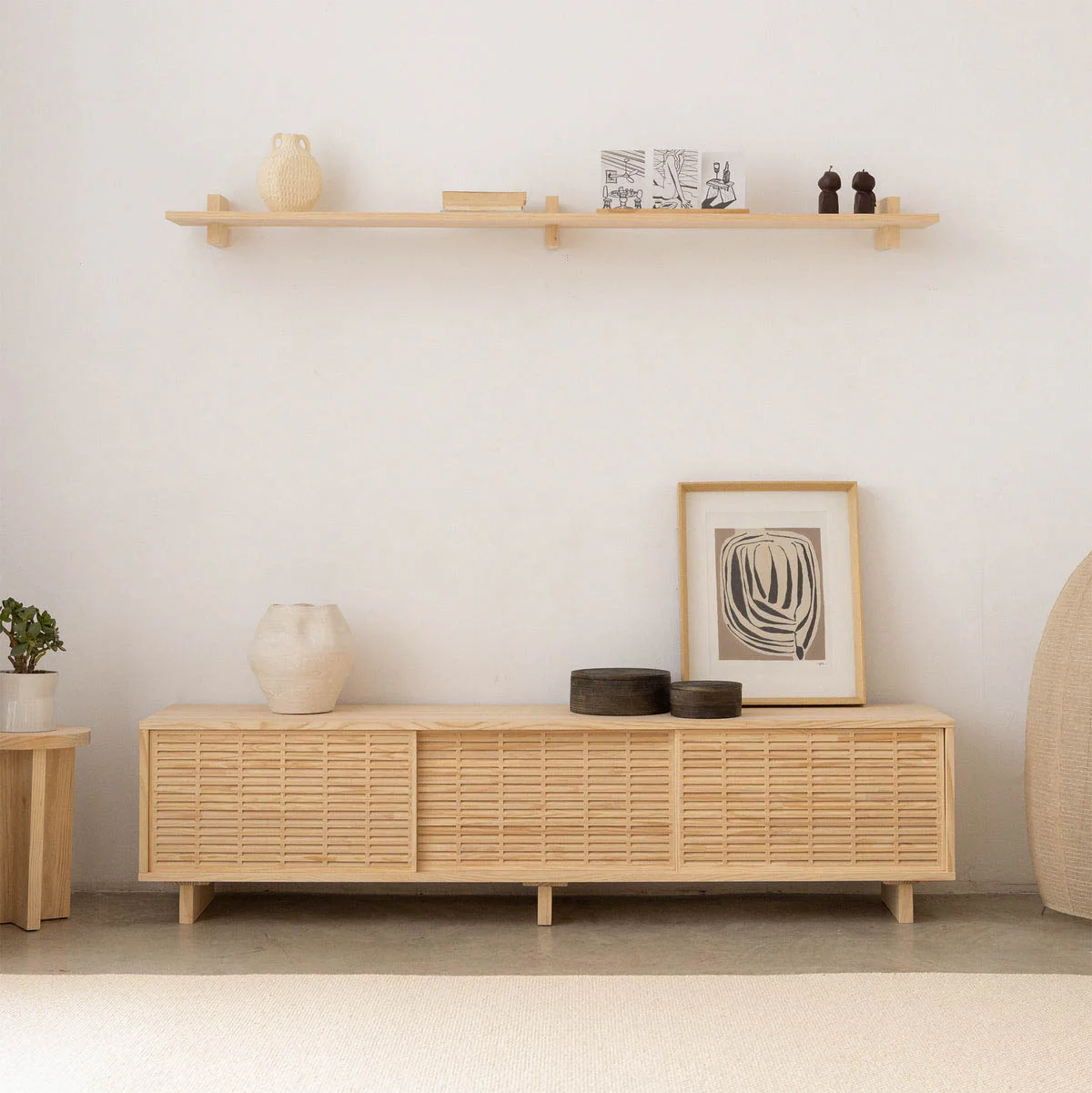Mitjana TV stand of pine with 3 mallorquina doors 180 cm