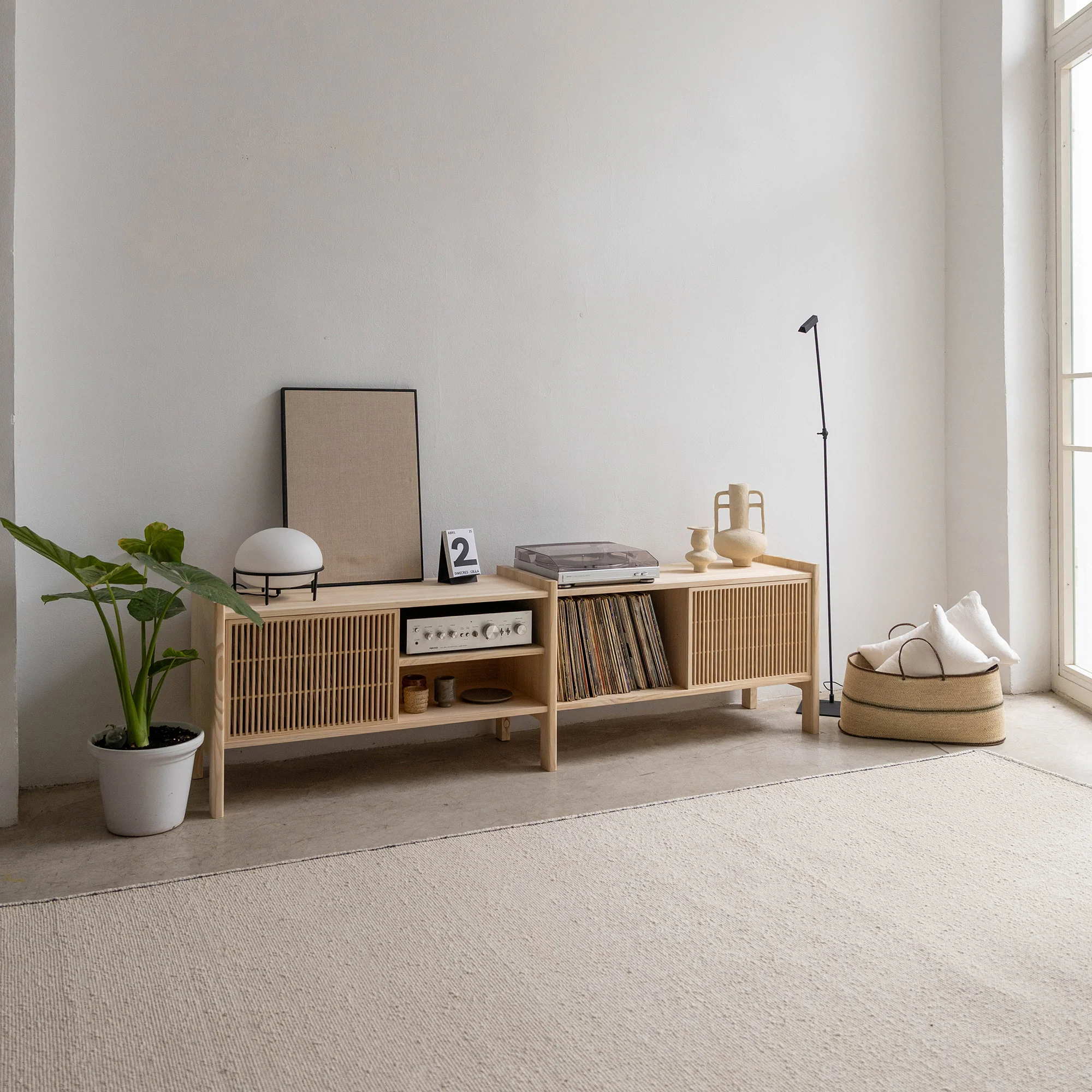 Medium Mendia TV furniture in solid wood for vinyl records 2 doors 201 cm - Image 2