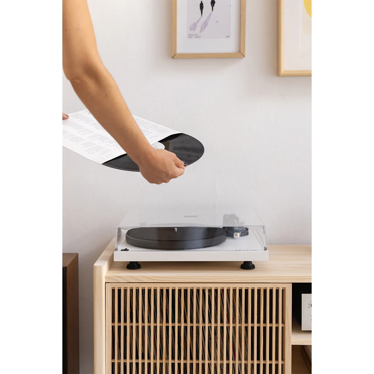 Small Mendia solid wood TV furniture for vinyl records 1 door 102 cm - Image 6