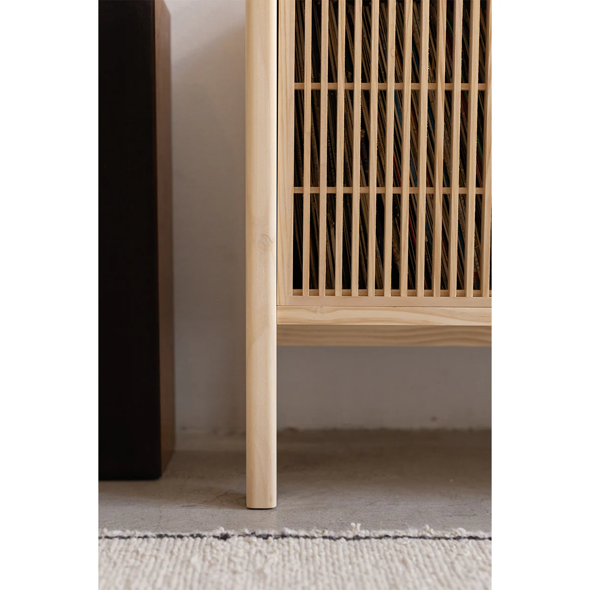 Small Mendia solid wood TV furniture for vinyl records 1 door 102 cm - Image 9